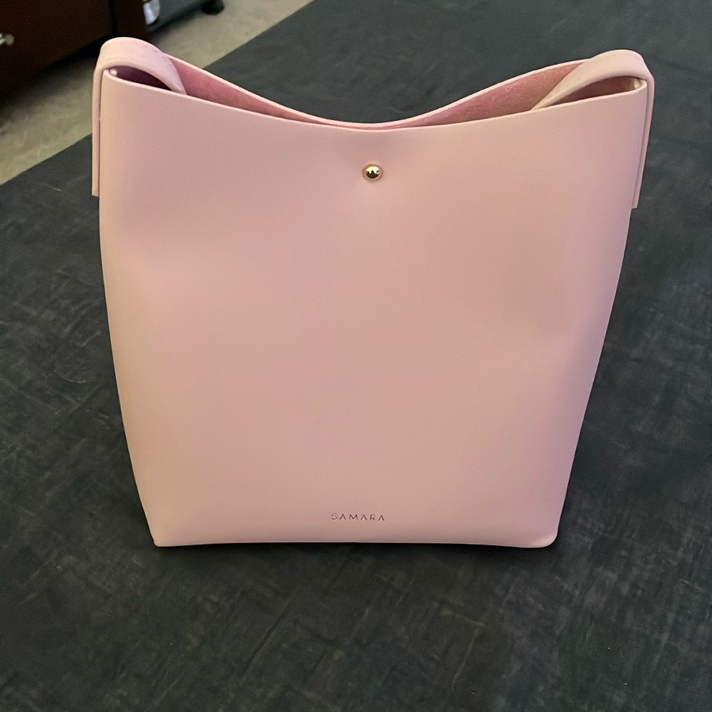 Brand new, never used Samara shoulder bag in Peony